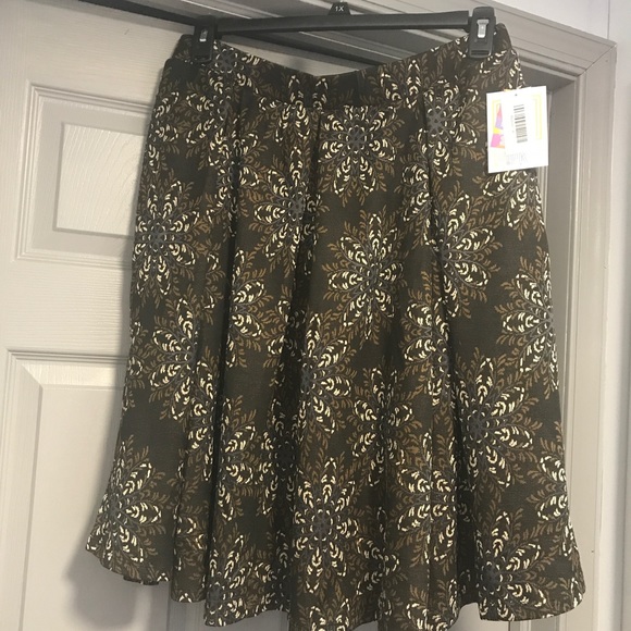 LuLaRoe Dresses & Skirts - BRAND NEW MADISON LULAROE SKIRT. XL. Matches All